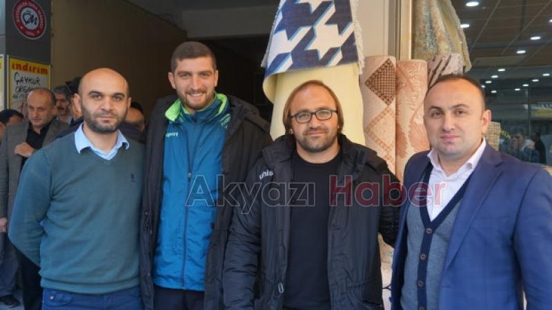 Akyazı Öztürk Markette Gelenek Devam Ediyor