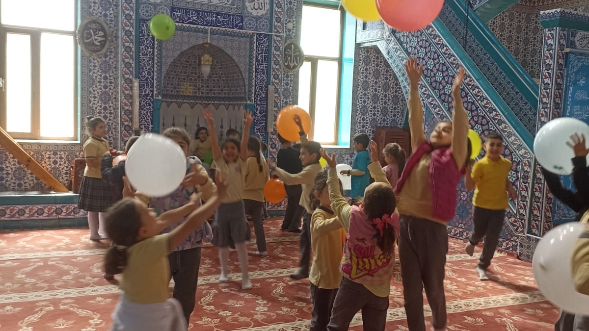 Akyazı Paris İlkokulu öğrencilerinden cami ziyareti