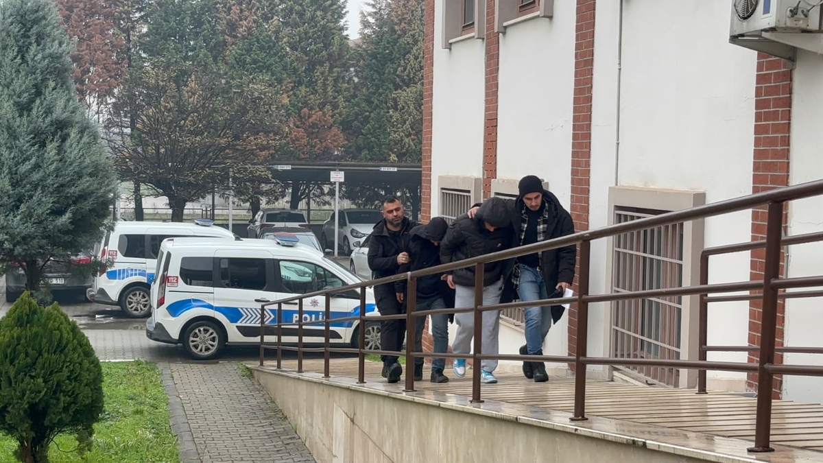 Akyazı polisinden uyuşturucu operasyonu