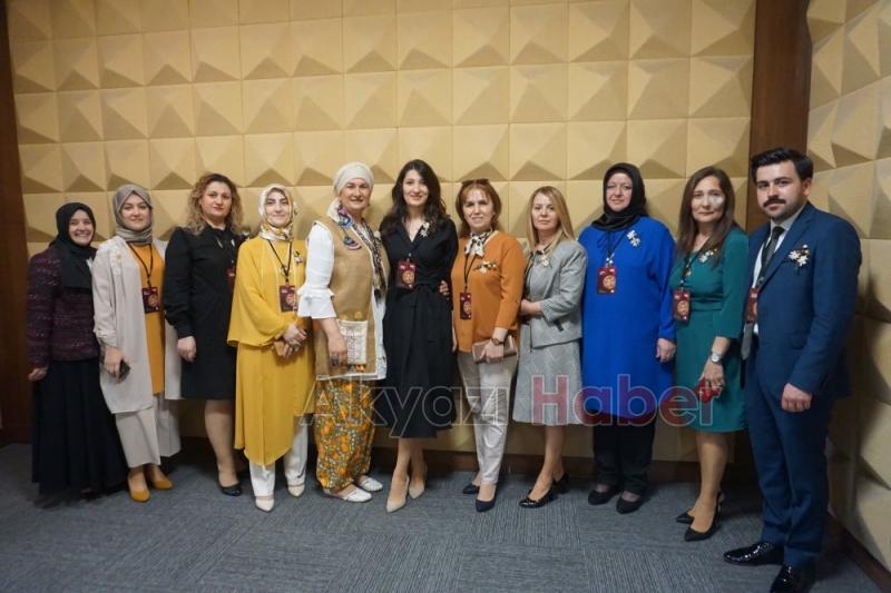 Akyazı SAMEKte yılsonu sergi gerçekleştirildi