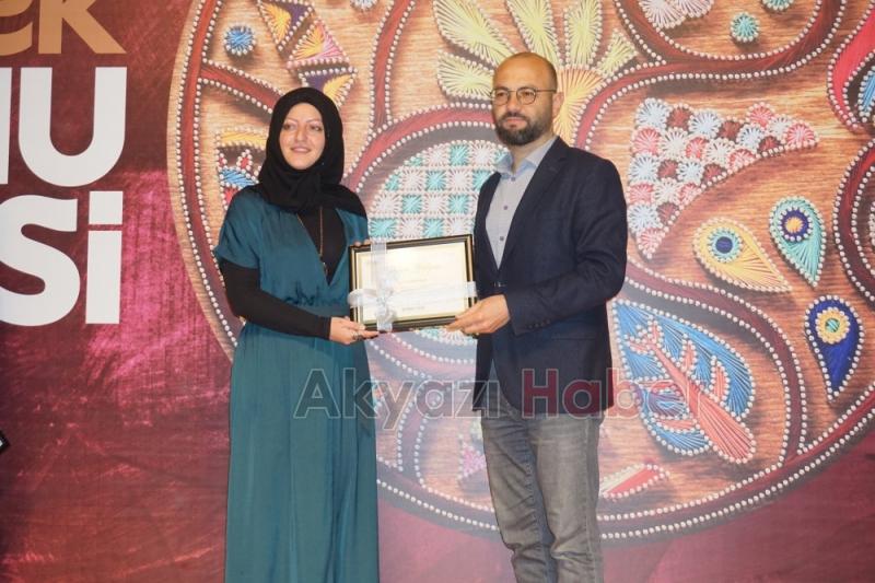 Akyazı SAMEKte yılsonu sergi gerçekleştirildi