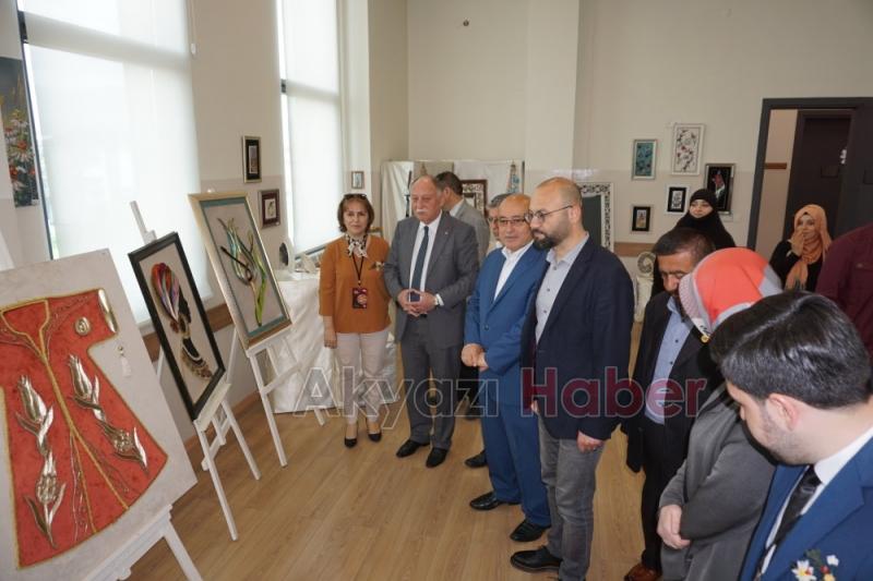 Akyazı SAMEKte yılsonu sergi gerçekleştirildi