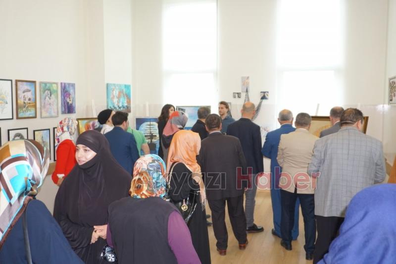 Akyazı SAMEKte yılsonu sergi gerçekleştirildi