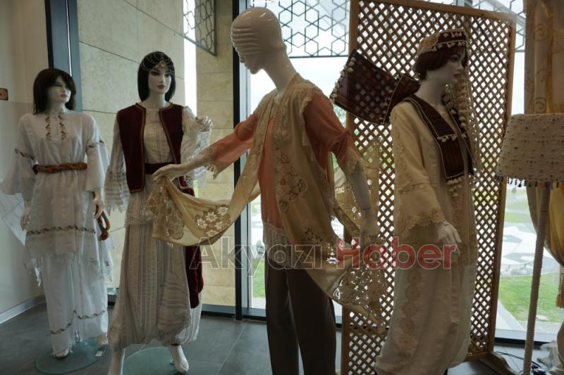 Akyazı SAMEKte yılsonu sergi gerçekleştirildi