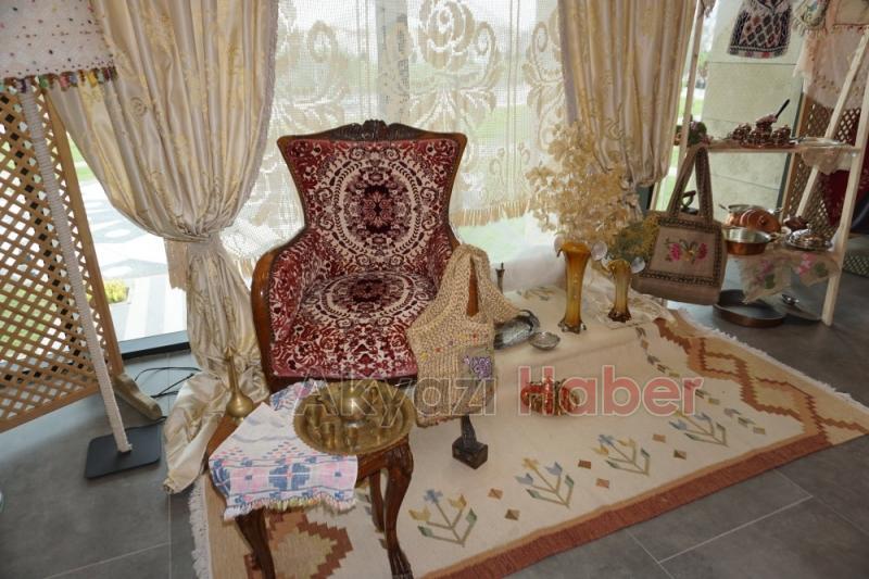 Akyazı SAMEKte yılsonu sergi gerçekleştirildi