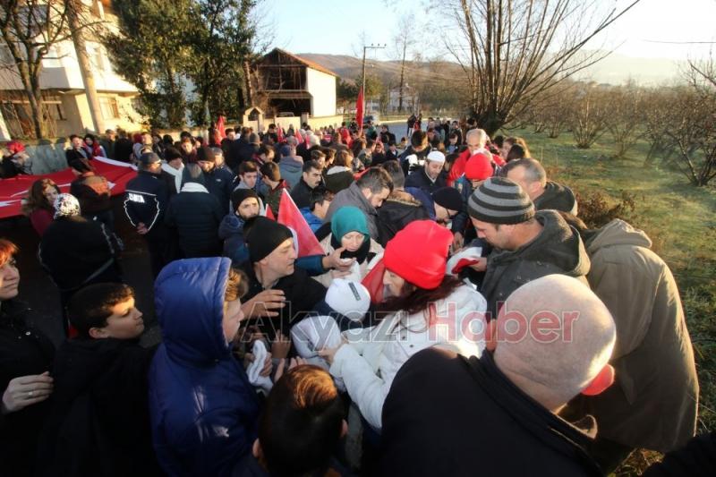 AKYAZI SARIKAMIŞ ŞEHİTLERİ ANISINA AKSARTEPE ZİRVESİNE YÜRÜDÜ