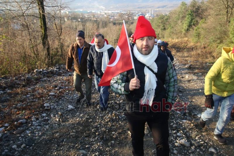 AKYAZI SARIKAMIŞ ŞEHİTLERİ ANISINA AKSARTEPE ZİRVESİNE YÜRÜDÜ
