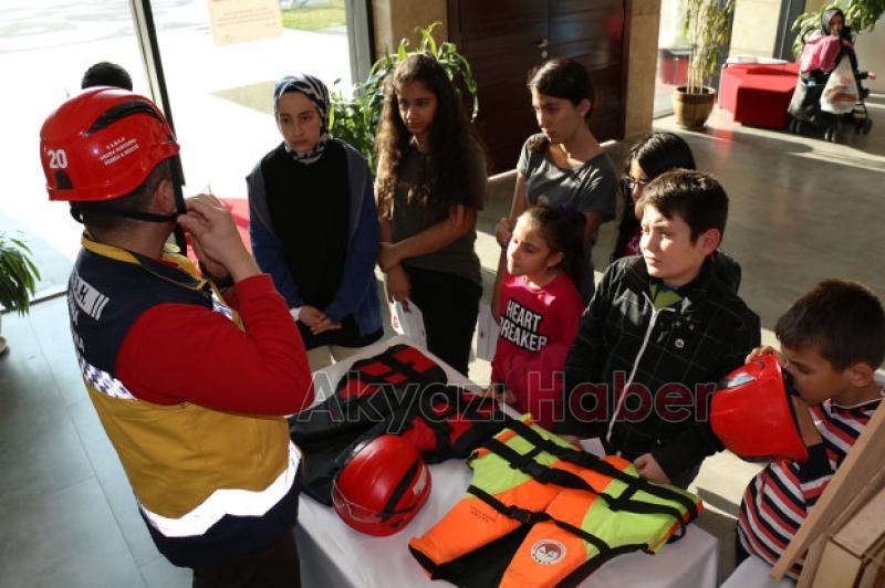 Akyazı SGM de Deprem Haftası etkinliği