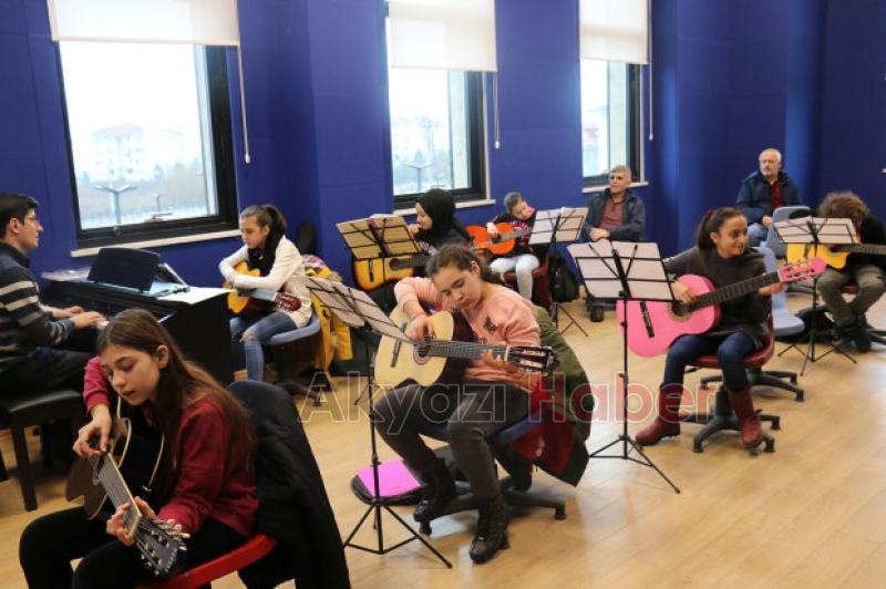 Akyazı SGM de eğitimler değerlendirildi 