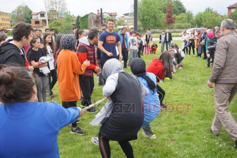 AKYAZI SGMDE DAVRANIŞSAL BAĞIMLILIKLARla MüCADELE ETKiNLiKLERi YAPILDI