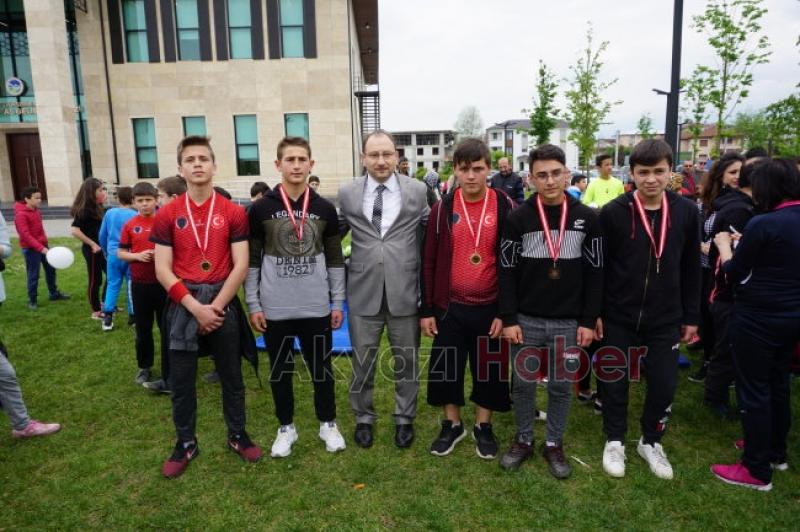 AKYAZI SGMDE DAVRANIŞSAL BAĞIMLILIKLARla MüCADELE ETKiNLiKLERi YAPILDI