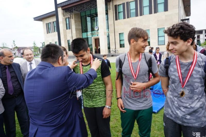 AKYAZI SGMDE DAVRANIŞSAL BAĞIMLILIKLARla MüCADELE ETKiNLiKLERi YAPILDI