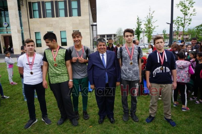 AKYAZI SGMDE DAVRANIŞSAL BAĞIMLILIKLARla MüCADELE ETKiNLiKLERi YAPILDI