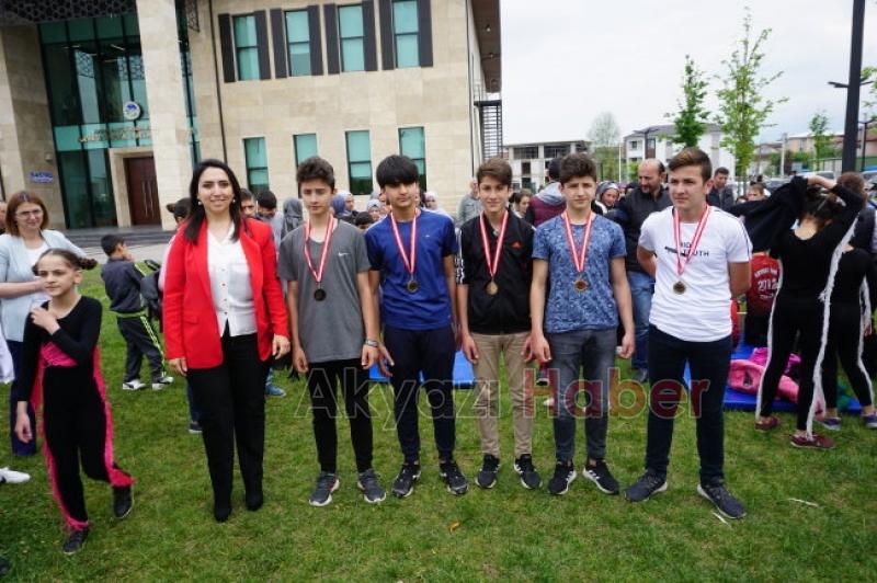 AKYAZI SGMDE DAVRANIŞSAL BAĞIMLILIKLARla MüCADELE ETKiNLiKLERi YAPILDI