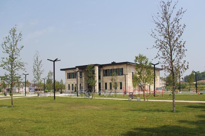   Akyazı SGM’de Haylaz Gençler Vatandaşı İsyan Ettirdi