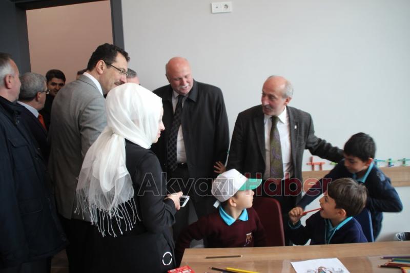 Akyazı Sosyal Gelişim Merkezi Törenle Açıldı
