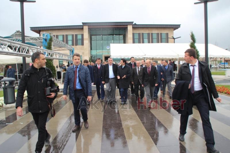 Akyazı Sosyal Gelişim Merkezi Törenle Açıldı