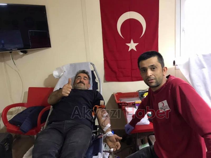 Akyazı Taşburun Gençlik Kulübünden Kızılaya kan bağışı
