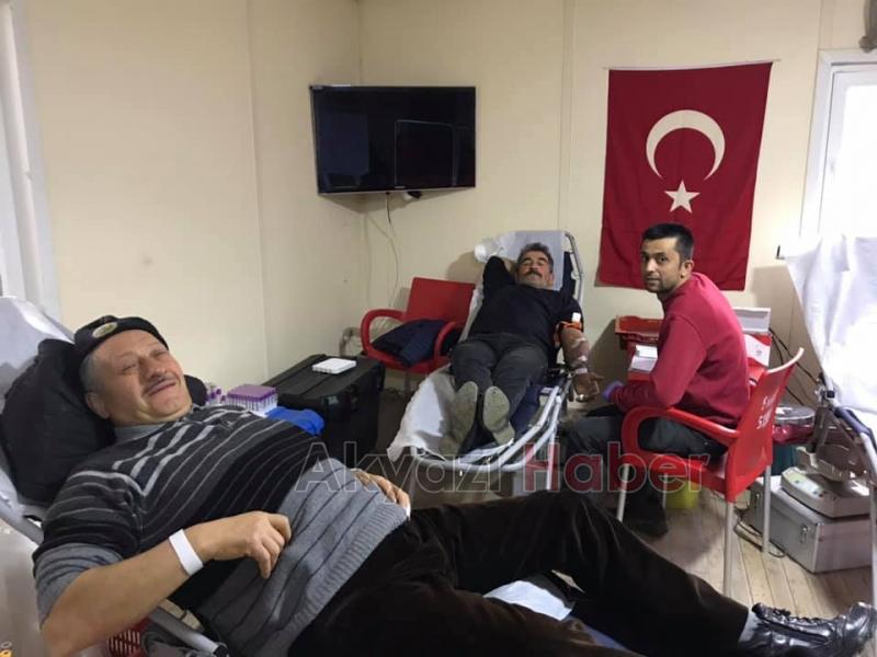 Akyazı Taşburun Gençlik Kulübünden Kızılaya kan bağışı