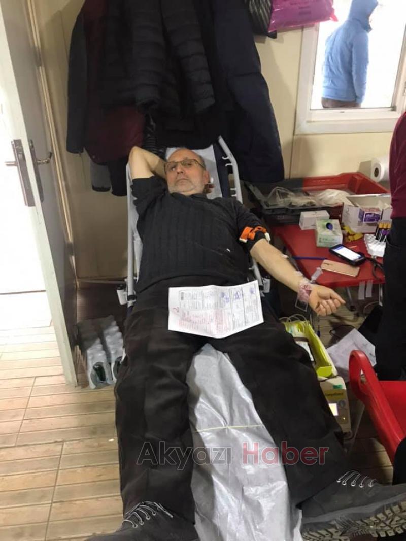 Akyazı Taşburun Gençlik Kulübünden Kızılaya kan bağışı