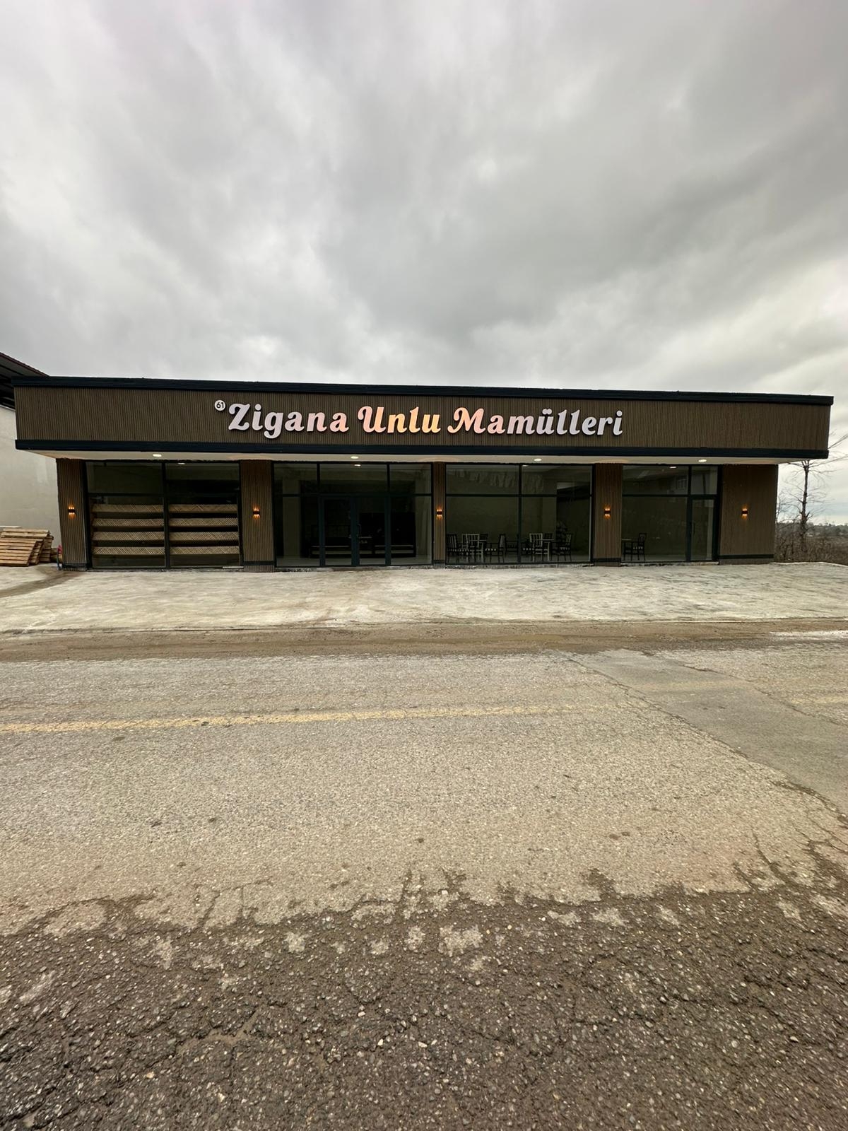 Akyazı Taşburun Yolu’nda Yeni Fırın: Zigana Unlu Mamülleri Hizmete Başladı