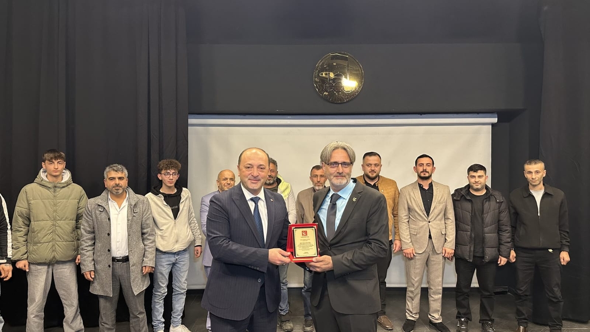 Akyazı Teşkilatına İl Divan Toplantısında Çift Ödül