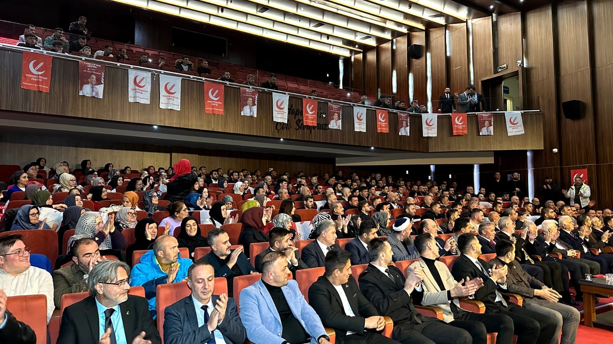 Akyazı Teşkilatına İl Divan Toplantısında Çift Ödül