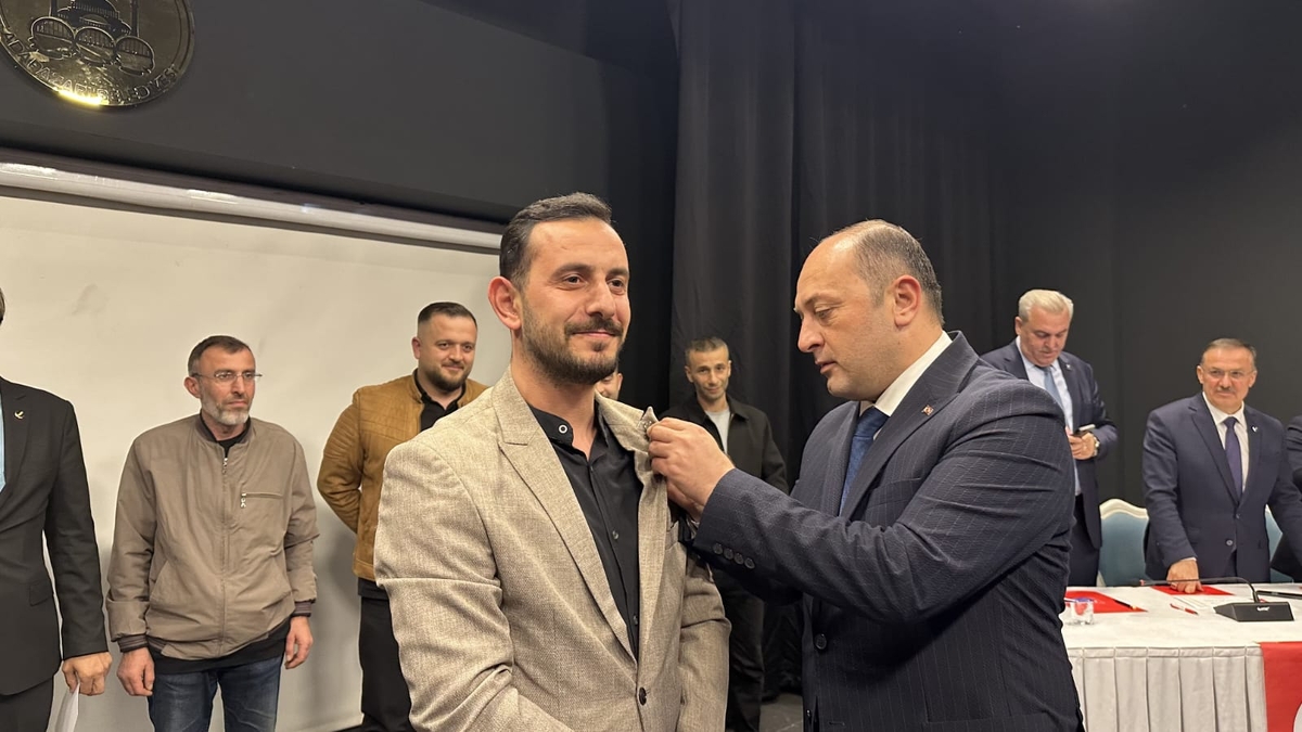 Akyazı Teşkilatına İl Divan Toplantısında Çift Ödül