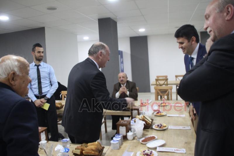 Akyazı Ticaret Borsası Bütçe Yemeği Düzenledi