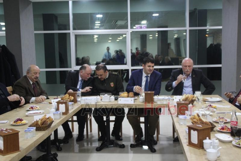 Akyazı Ticaret Borsası Bütçe Yemeği Düzenledi