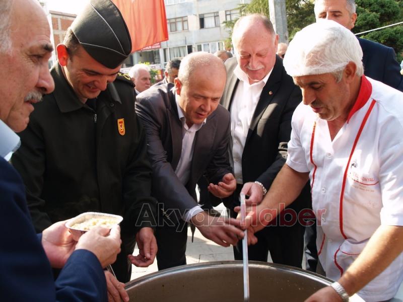 AKYAZI TİCARET VE SANAYİ ODASI AŞURE ETKİNLiĞİNE BÜYÜK İLGİ