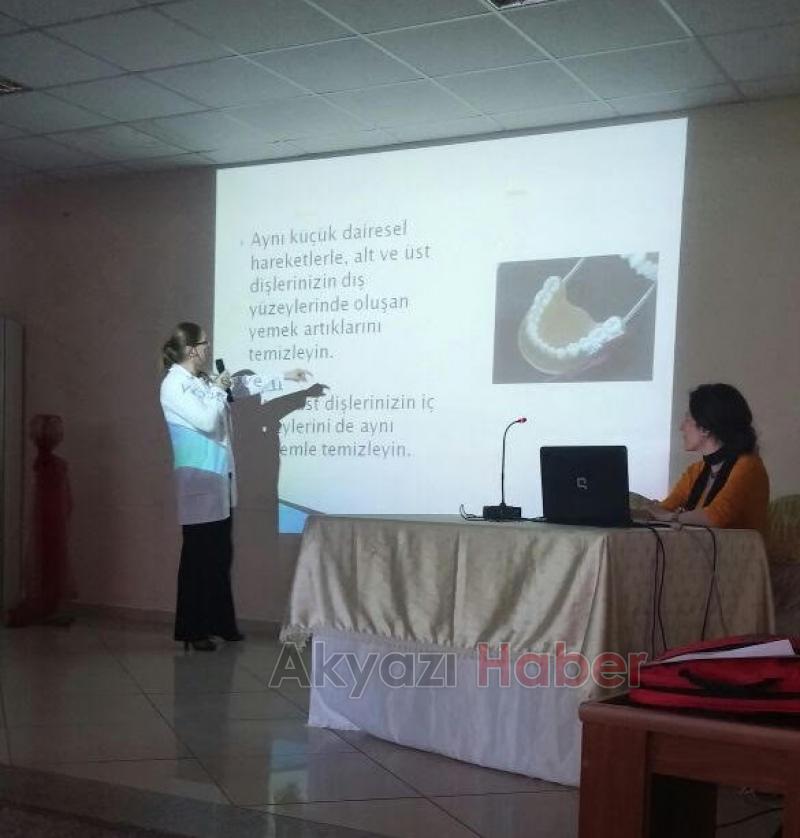 Akyazı Toplum Sağlığı Merkezinden  Velilere Flor Vernik Semineri