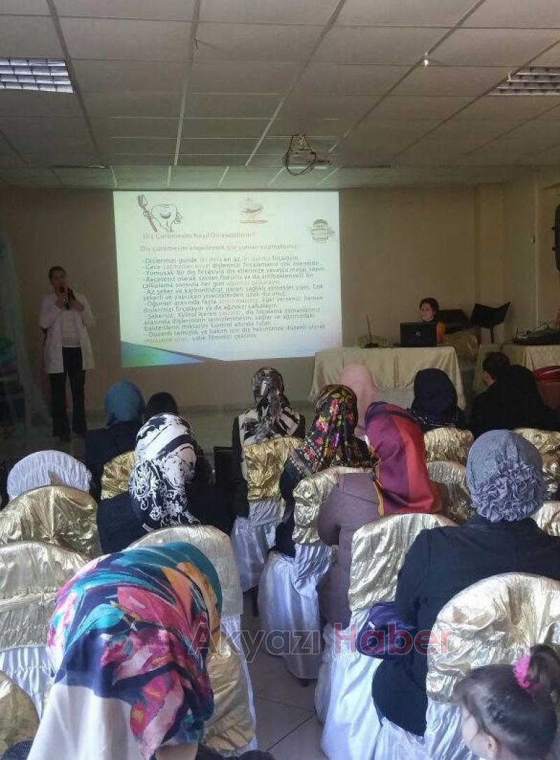 Akyazı Toplum Sağlığı Merkezinden  Velilere Flor Vernik Semineri