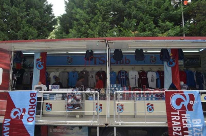 Akyazı Trabzonlular Derneğinden Mıhlama ve Horon Festivali