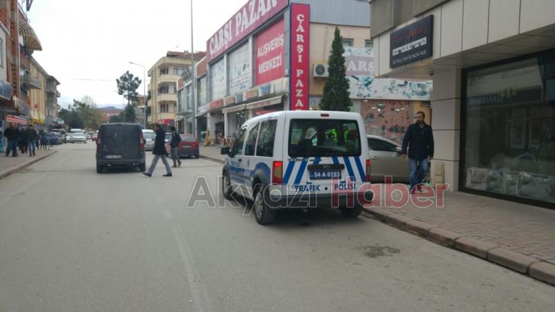 Akyazı Trafik Ekipleri Hatalı Parkları Affetmiyor