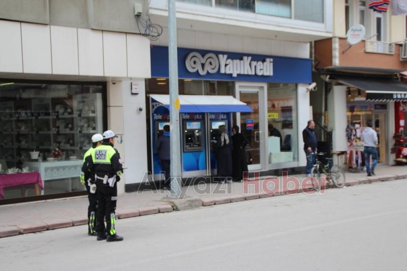 Akyazı Trafik Ekipleri Hatalı Parkları Affetmiyor