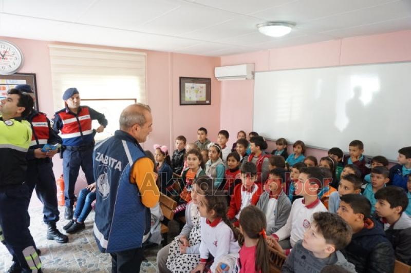 Akyazı Trafik Parkta Çocuklara trafik eğitimi verildi