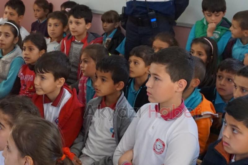 Akyazı Trafik Parkta Çocuklara trafik eğitimi verildi