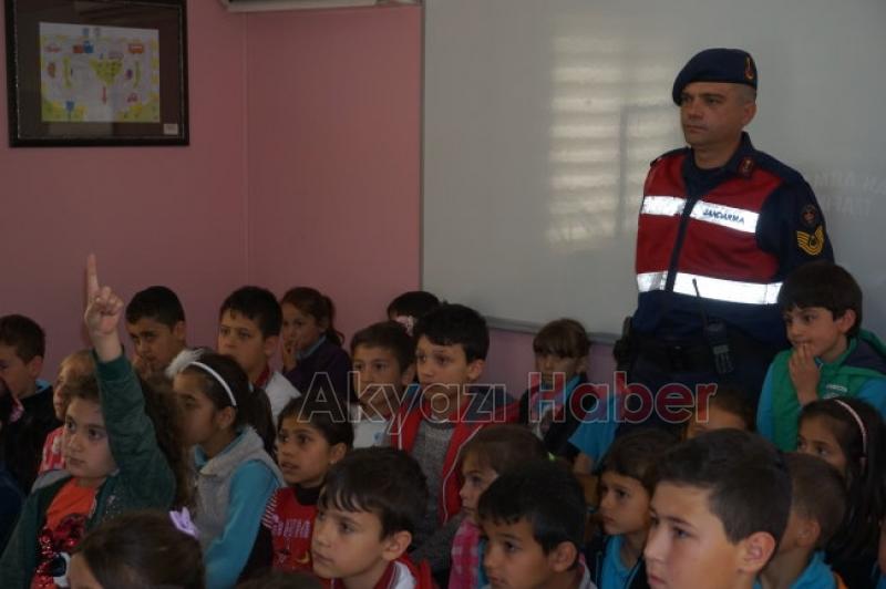 Akyazı Trafik Parkta Çocuklara trafik eğitimi verildi
