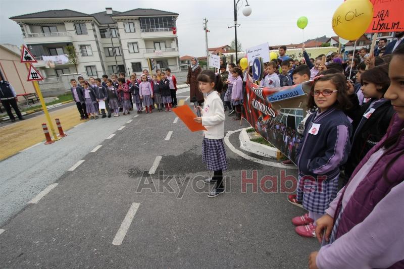 AKYAZI TRAFİK ve İLKYARDIM HAFTASI KUTLANDI