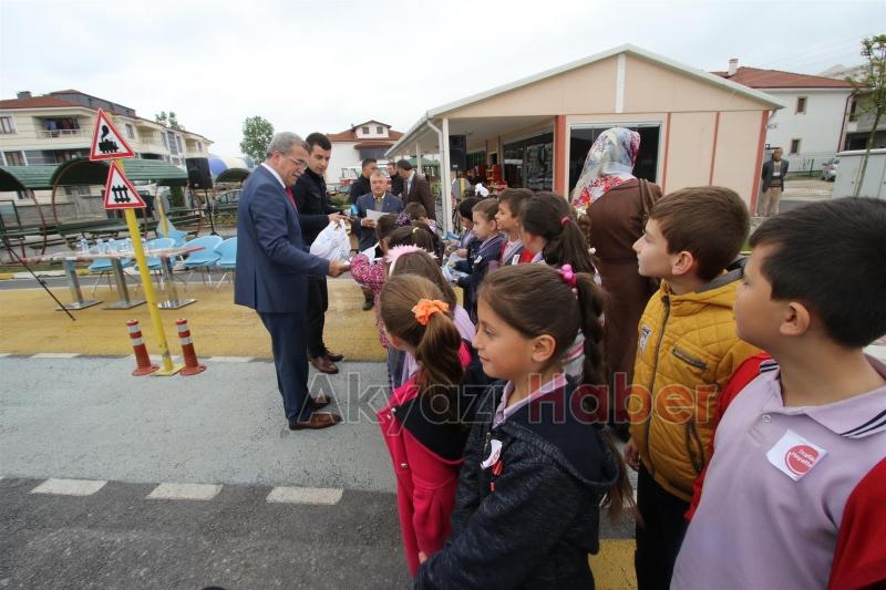 AKYAZI TRAFİK ve İLKYARDIM HAFTASI KUTLANDI