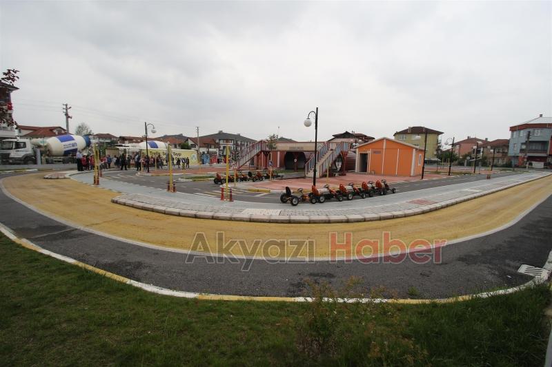 AKYAZI TRAFİK ve İLKYARDIM HAFTASI KUTLANDI