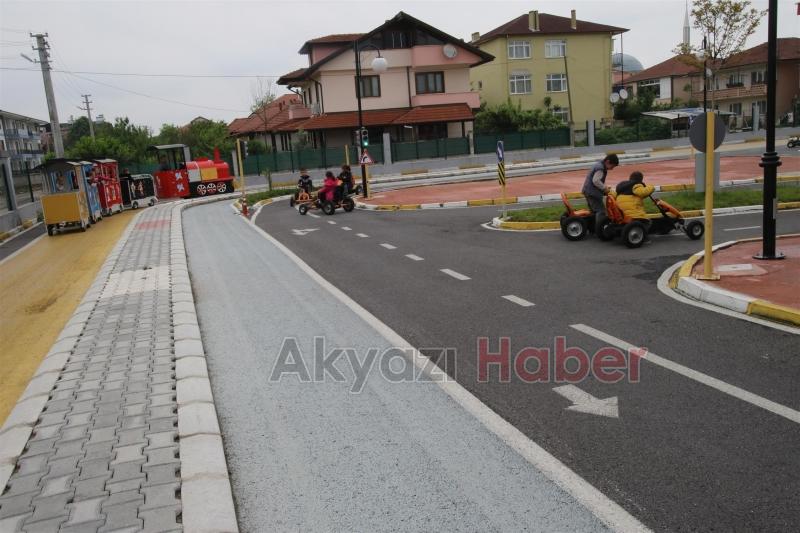 AKYAZI TRAFİK ve İLKYARDIM HAFTASI KUTLANDI