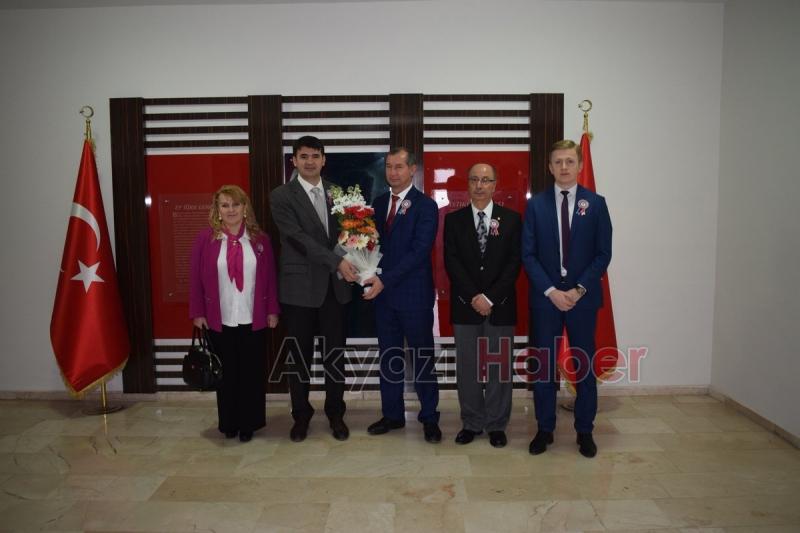 Akyazı Vergi Dairesinden Kaymakam Kalaylı ya Ziyaret