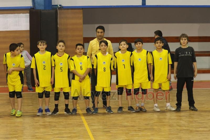 Akyazı Voleybol Turnuvası Maçları Başladı