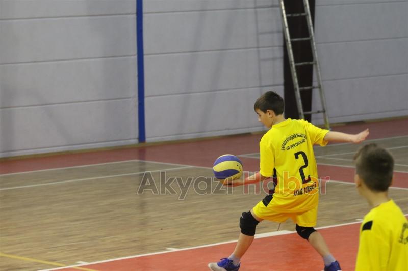 Akyazı Voleybol Turnuvası Maçları Başladı
