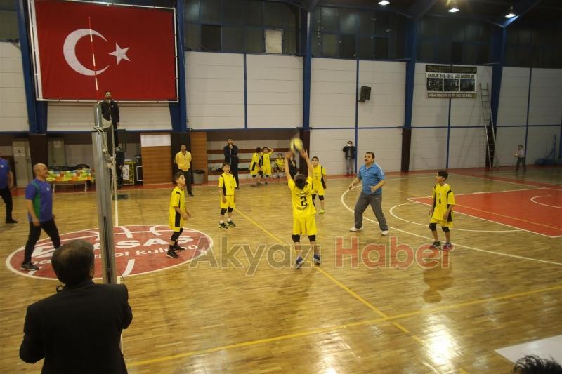 Akyazı Voleybol Turnuvası Maçları Başladı