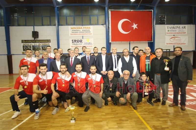 AKYAZI VOLEYBOL TURNUVASINDA HALK ÖZEL HAREKÂTI BİRİNCİ OLDU