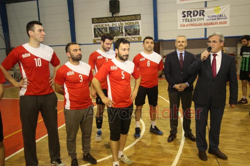 AKYAZI VOLEYBOL TURNUVASINDA HALK ÖZEL HAREKÂTI BİRİNCİ OLDU