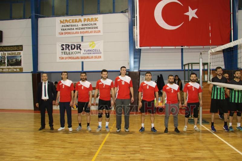 AKYAZI VOLEYBOL TURNUVASINDA HALK ÖZEL HAREKÂTI BİRİNCİ OLDU